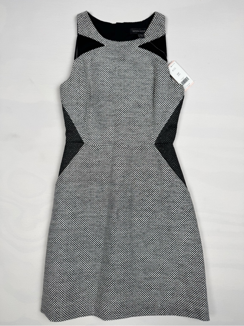 NWT Banana Republic Sleeveless Sheath Dress Black White Women’s 00P Retail $140
